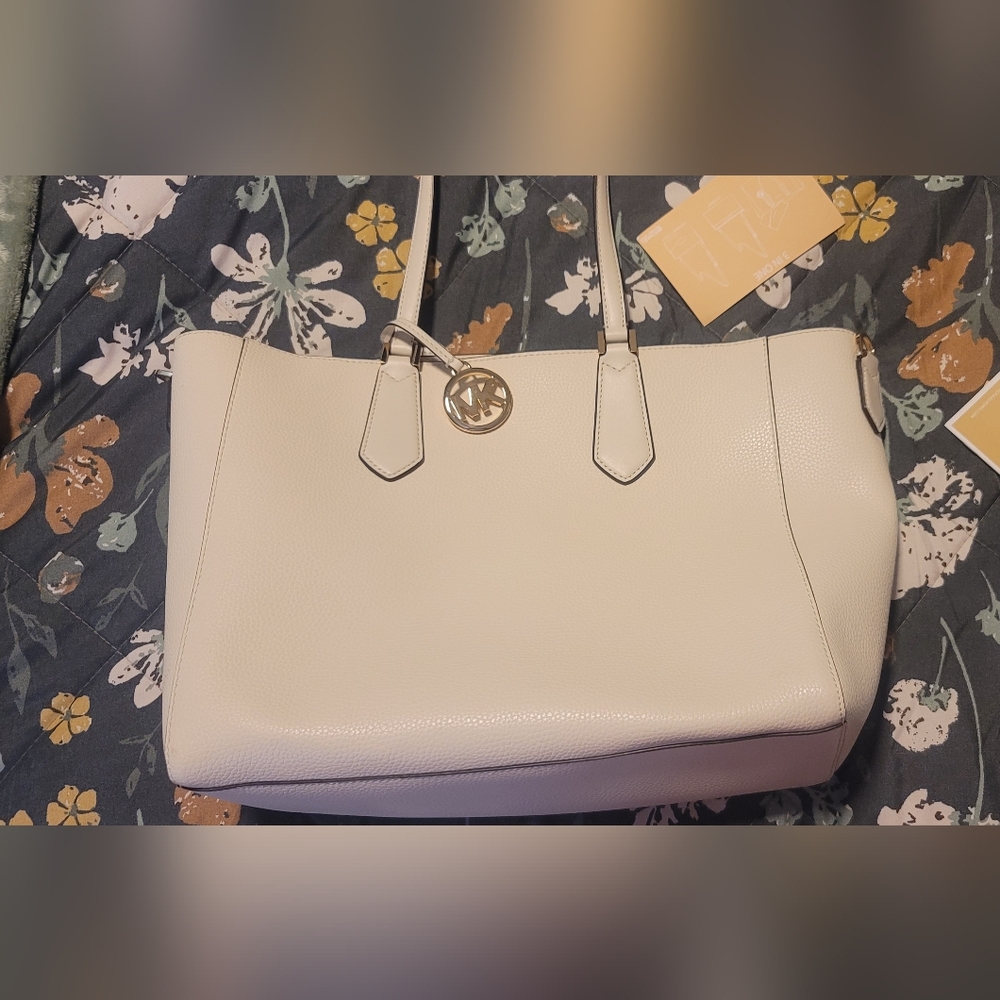 MK tote - Picture 5 of 10